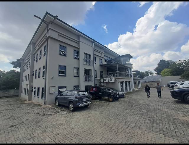 135M² OFFICE TO LET IN ILLOVO